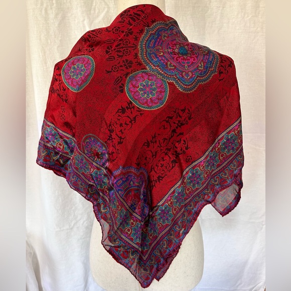 VINTAGE 1980’s Saldarini Square Silk Scarf/Wrap - Picture 4 of 8
